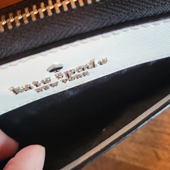 Kate Spade Elegant White and Gray Wallet - Picture 5 of 12